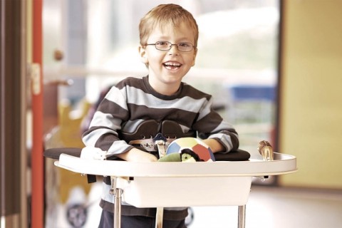 Rollator of statafels voor kinderen met beperking