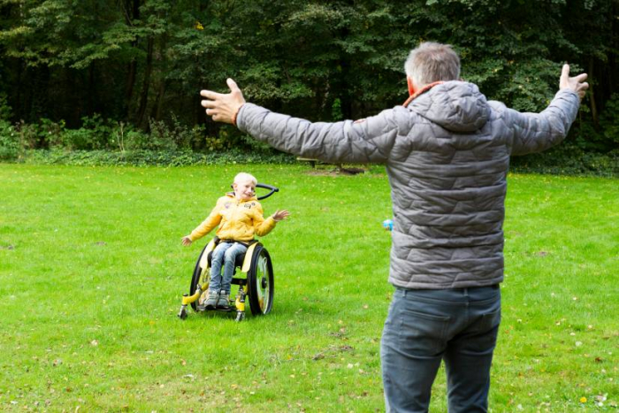 kinderadviseur bij hulpmiddelen